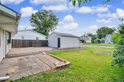 338 20th Street NW Cedar Rapids IA 52404