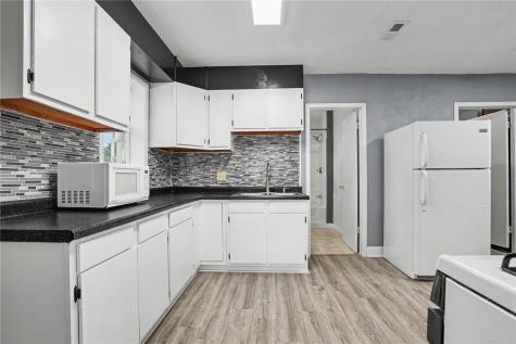338 20th Street NW Cedar Rapids IA 52404