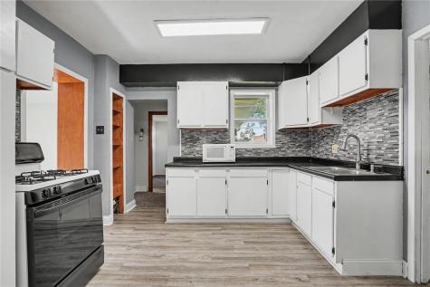 338 20th Street NW Cedar Rapids IA 52404