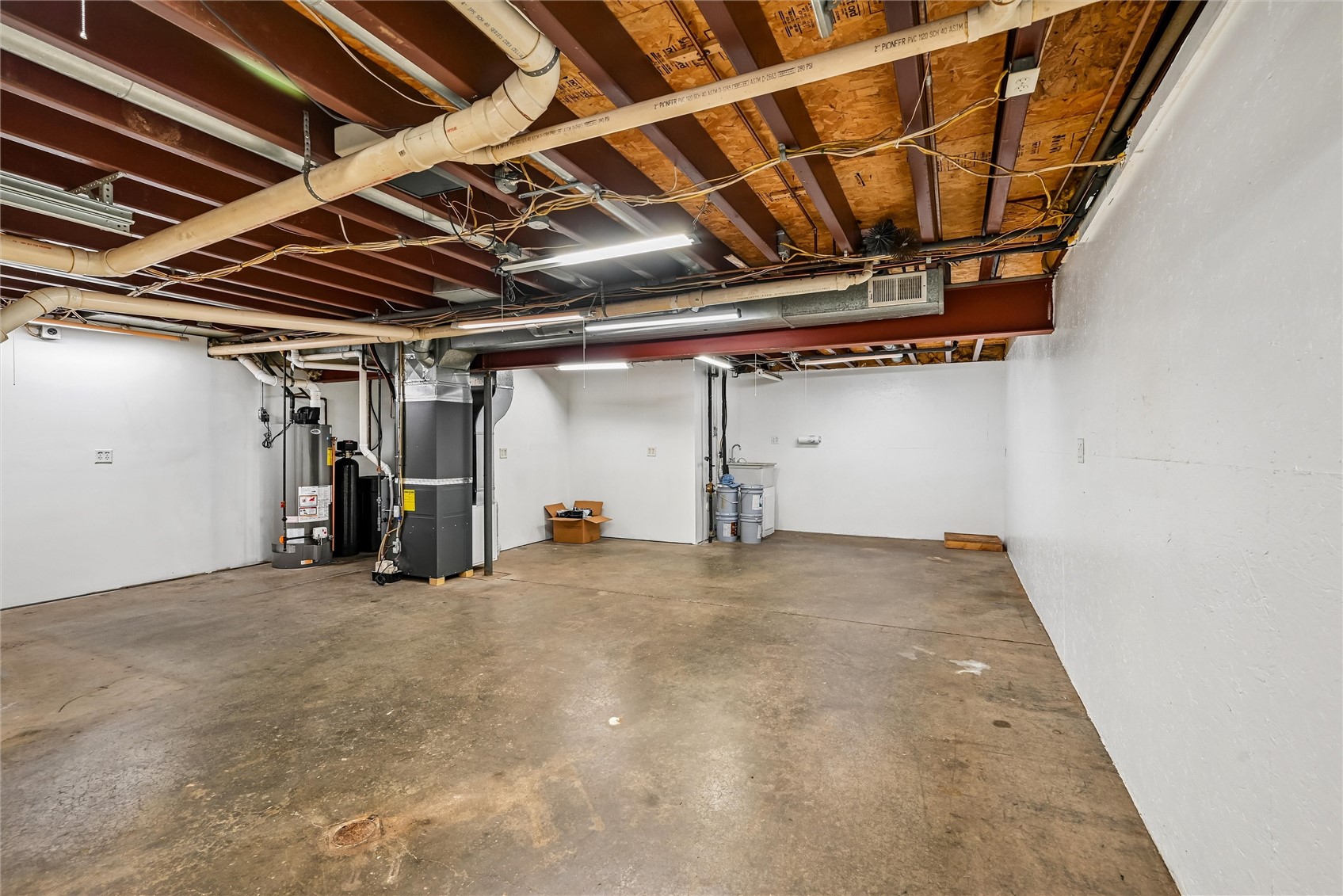 480 F Avenue W Walford IA 52351