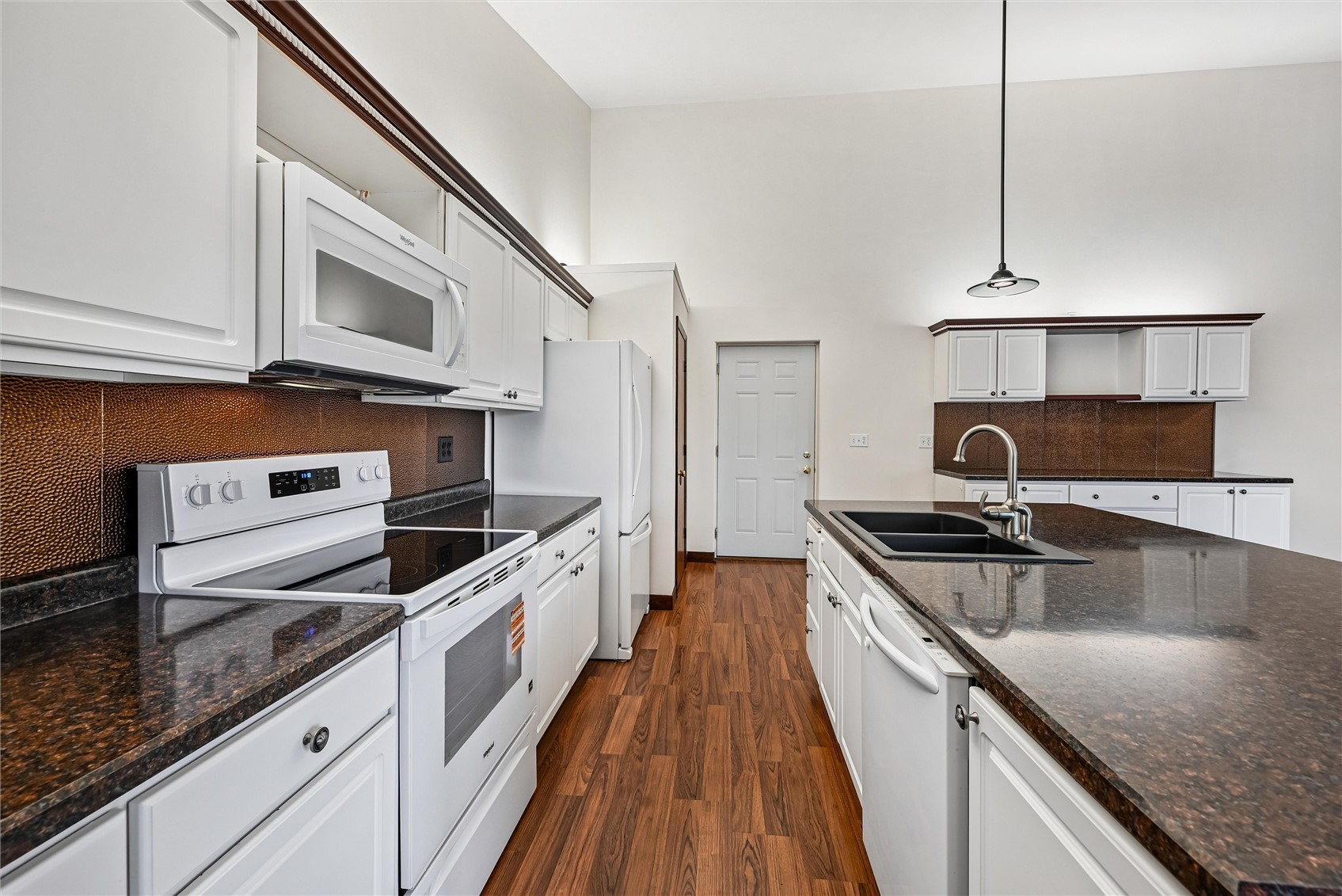 480 F Avenue W Walford IA 52351