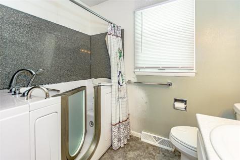 2825 2nd Avenue Marion IA 52302