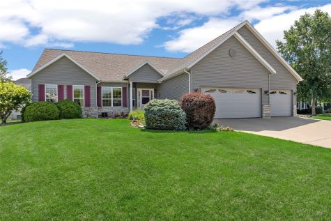 6020 Flagstone Drive NE Cedar Rapids IA 52402