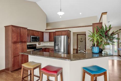 6020 Flagstone Drive NE Cedar Rapids IA 52402