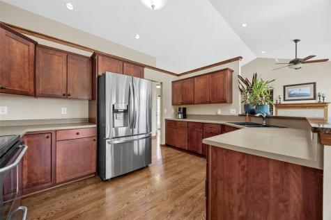 6020 Flagstone Drive NE Cedar Rapids IA 52402