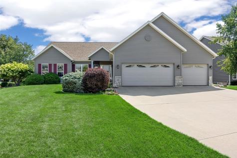 6020 Flagstone Drive NE Cedar Rapids IA 52402