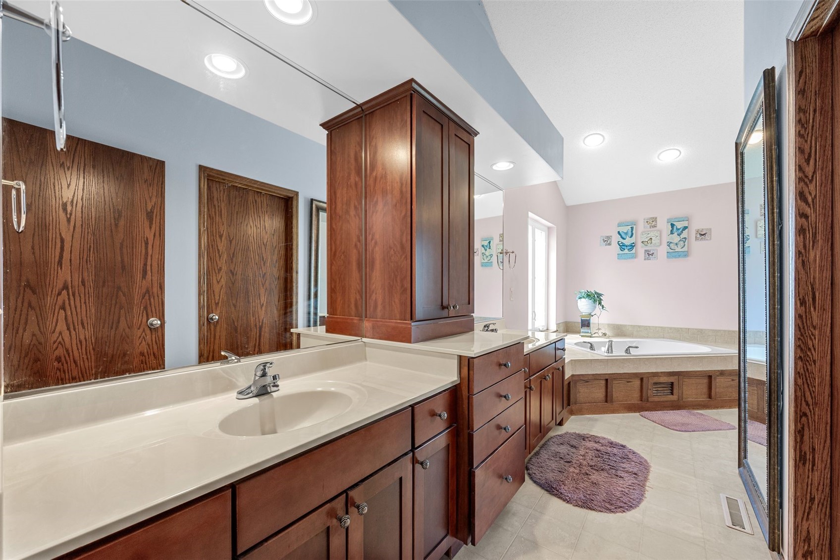 6020 Flagstone Drive NE Cedar Rapids IA 52402