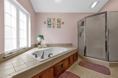 6020 Flagstone Drive NE Cedar Rapids IA 52402
