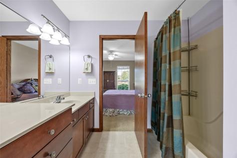6020 Flagstone Drive NE Cedar Rapids IA 52402