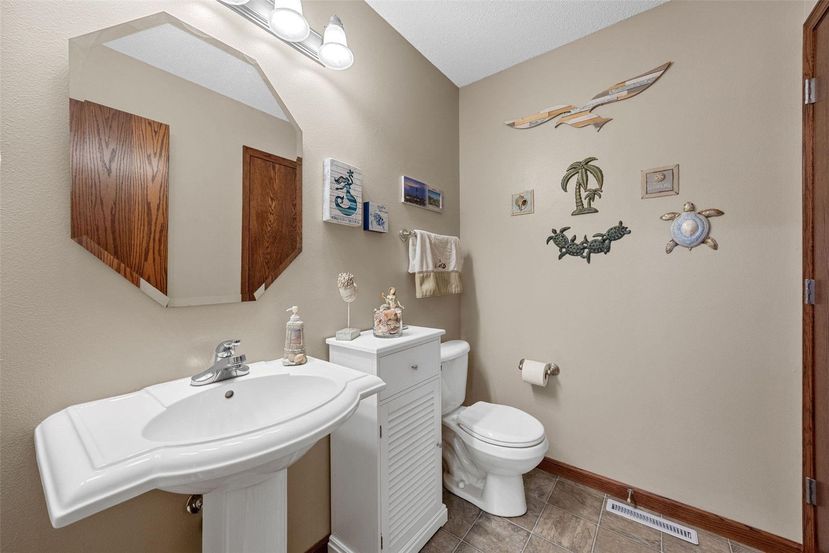 6020 Flagstone Drive NE Cedar Rapids IA 52402