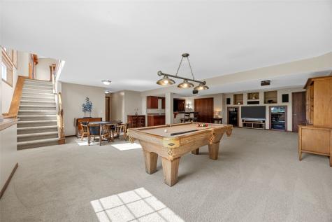 6020 Flagstone Drive NE Cedar Rapids IA 52402