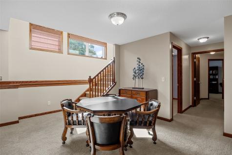 6020 Flagstone Drive NE Cedar Rapids IA 52402