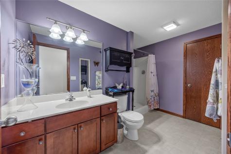 6020 Flagstone Drive NE Cedar Rapids IA 52402