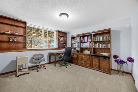 6020 Flagstone Drive NE Cedar Rapids IA 52402