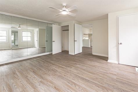 395 S Troy Robins IA 52328
