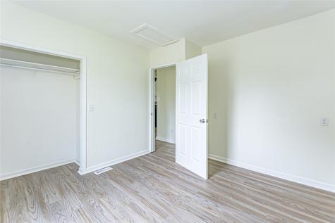 395 S Troy Robins IA 52328