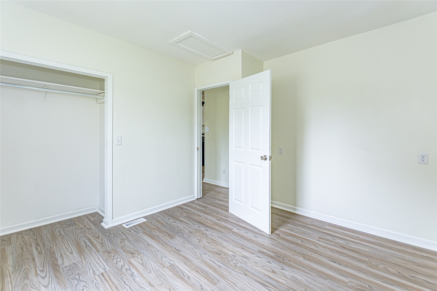 395 S Troy Robins IA 52328