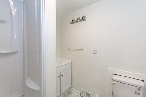 395 S Troy Robins IA 52328