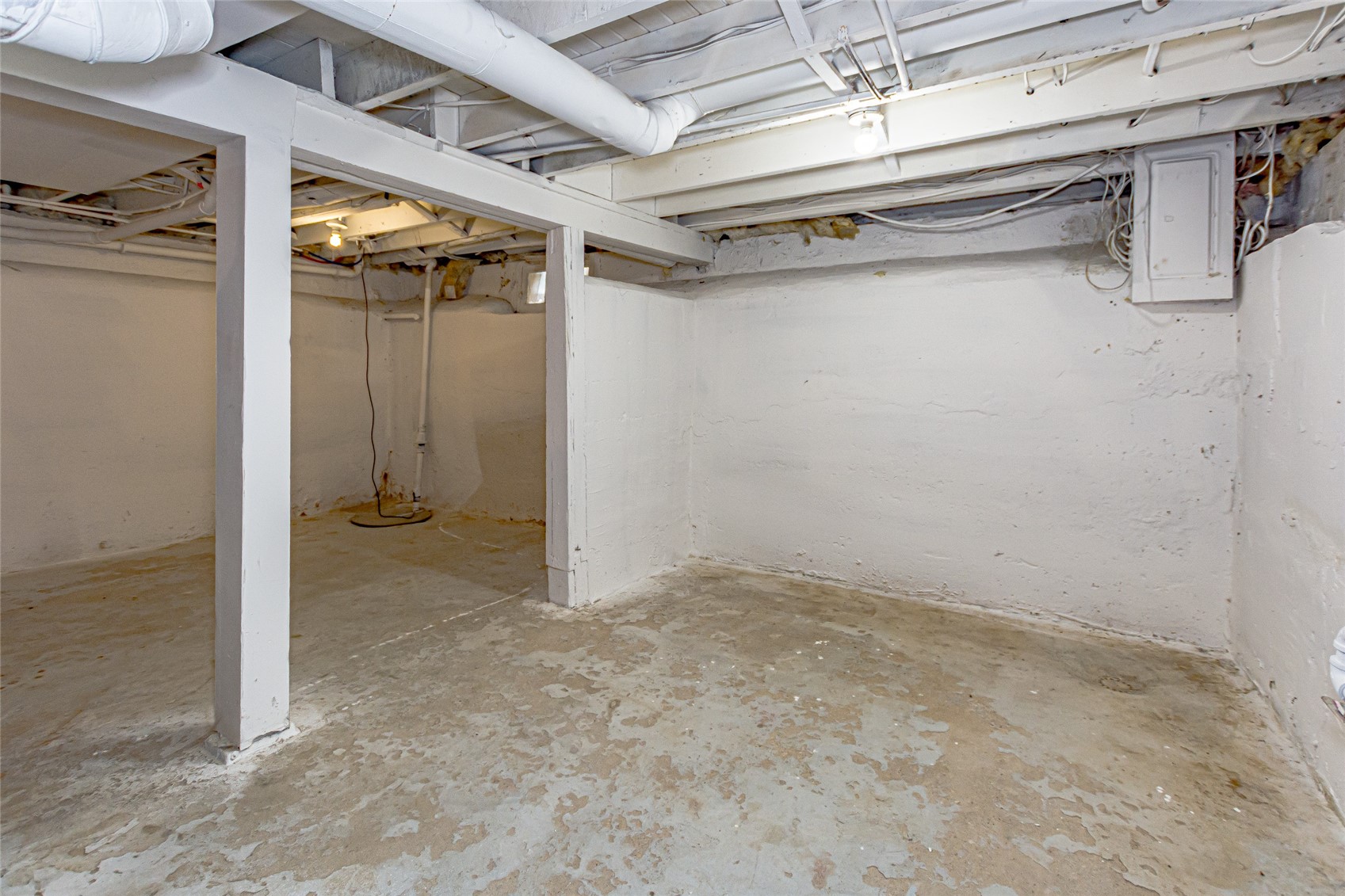 395 S Troy Robins IA 52328