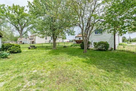 395 S Troy Robins IA 52328