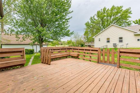 395 S Troy Robins IA 52328