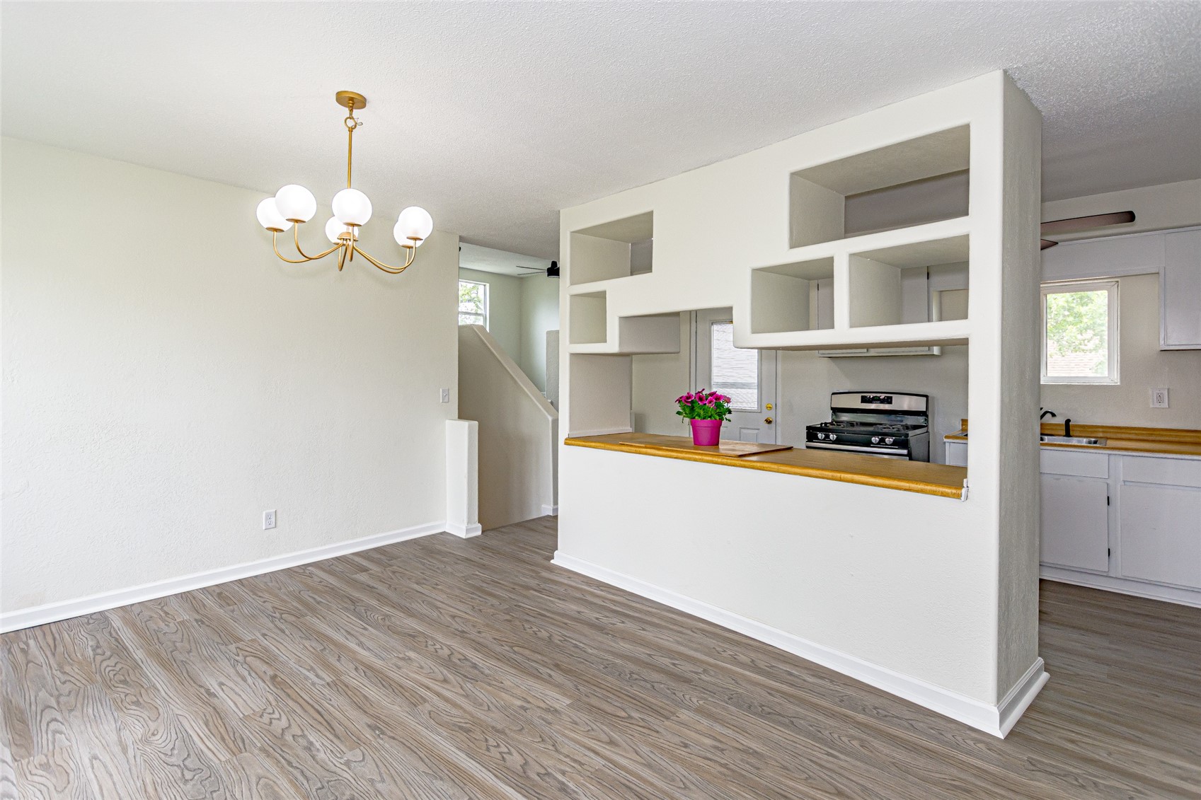 395 S Troy Robins IA 52328
