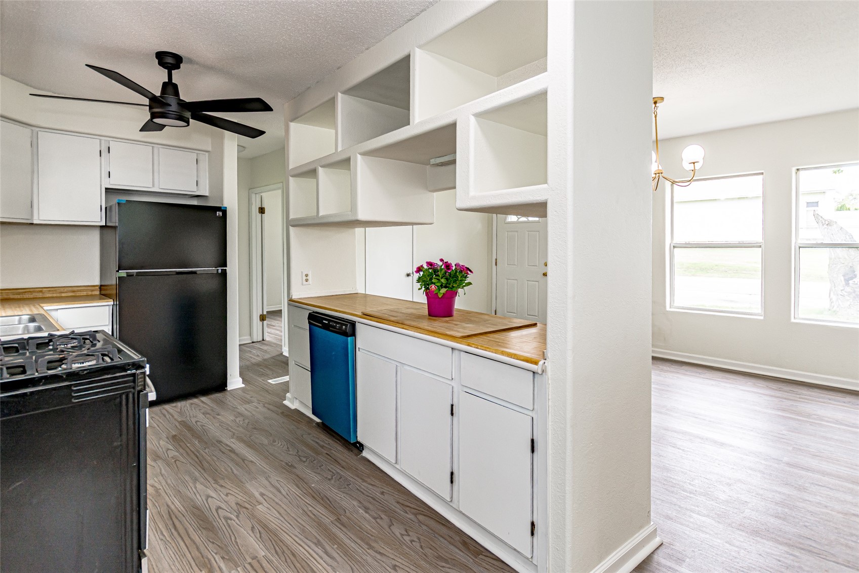 395 S Troy Robins IA 52328