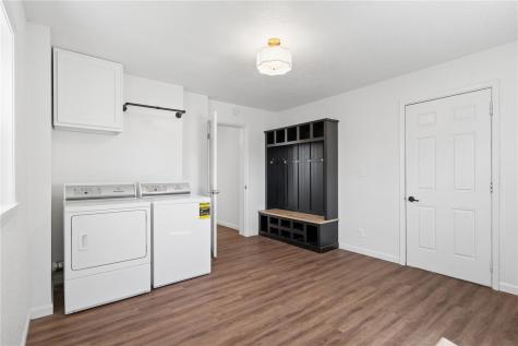 401 S Market Street Solon IA 52333