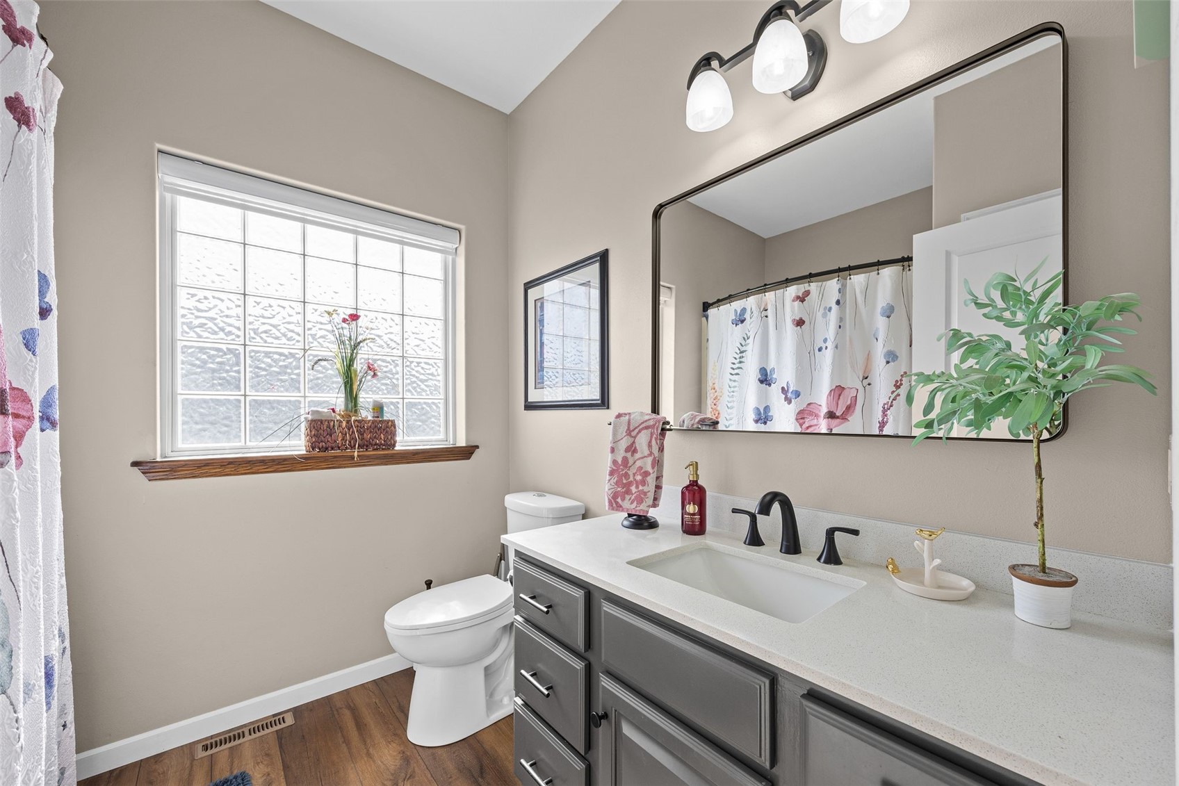 428 Holt Street Anamosa IA 52205