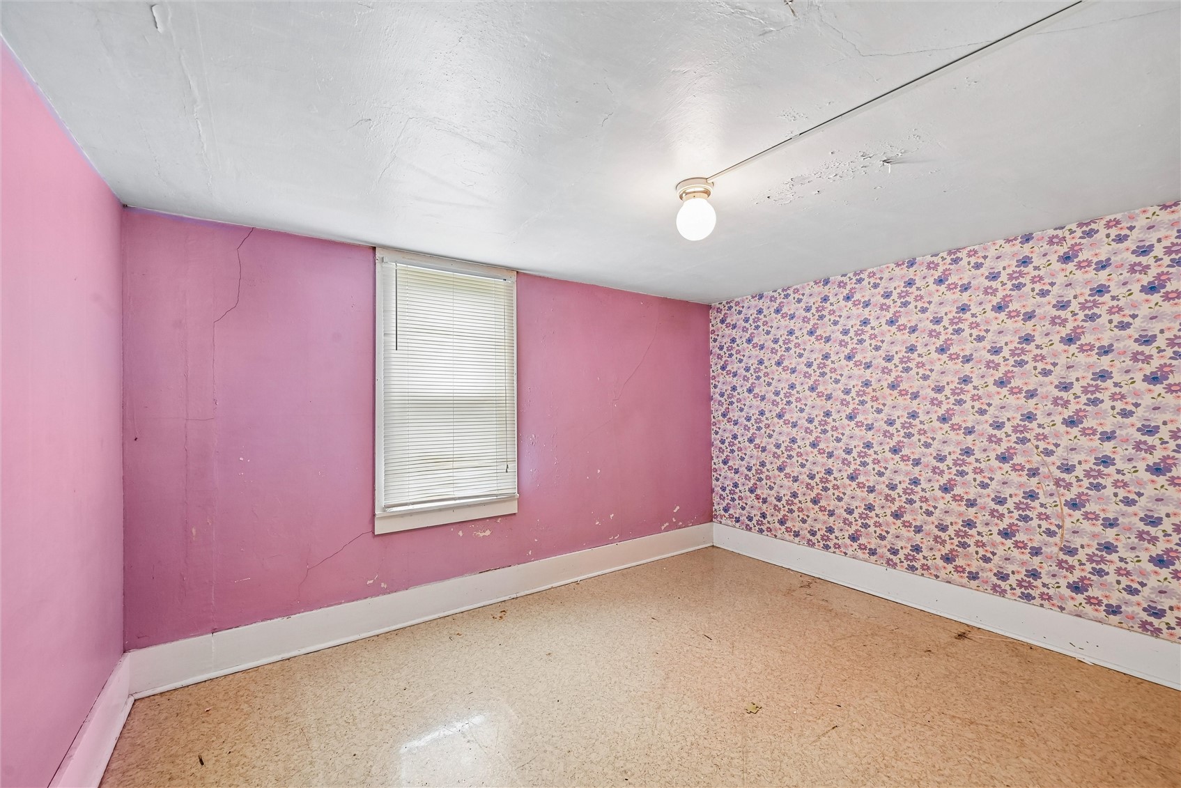 203 S Main Street Onslow IA 52321