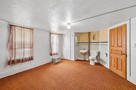 203 S Main Street Onslow IA 52321