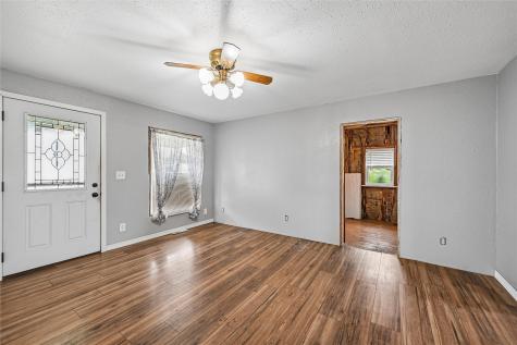 203 S Main Street Onslow IA 52321