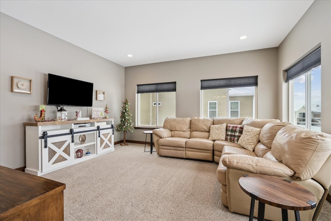 704 Cedar Bend Drive Solon IA 52333