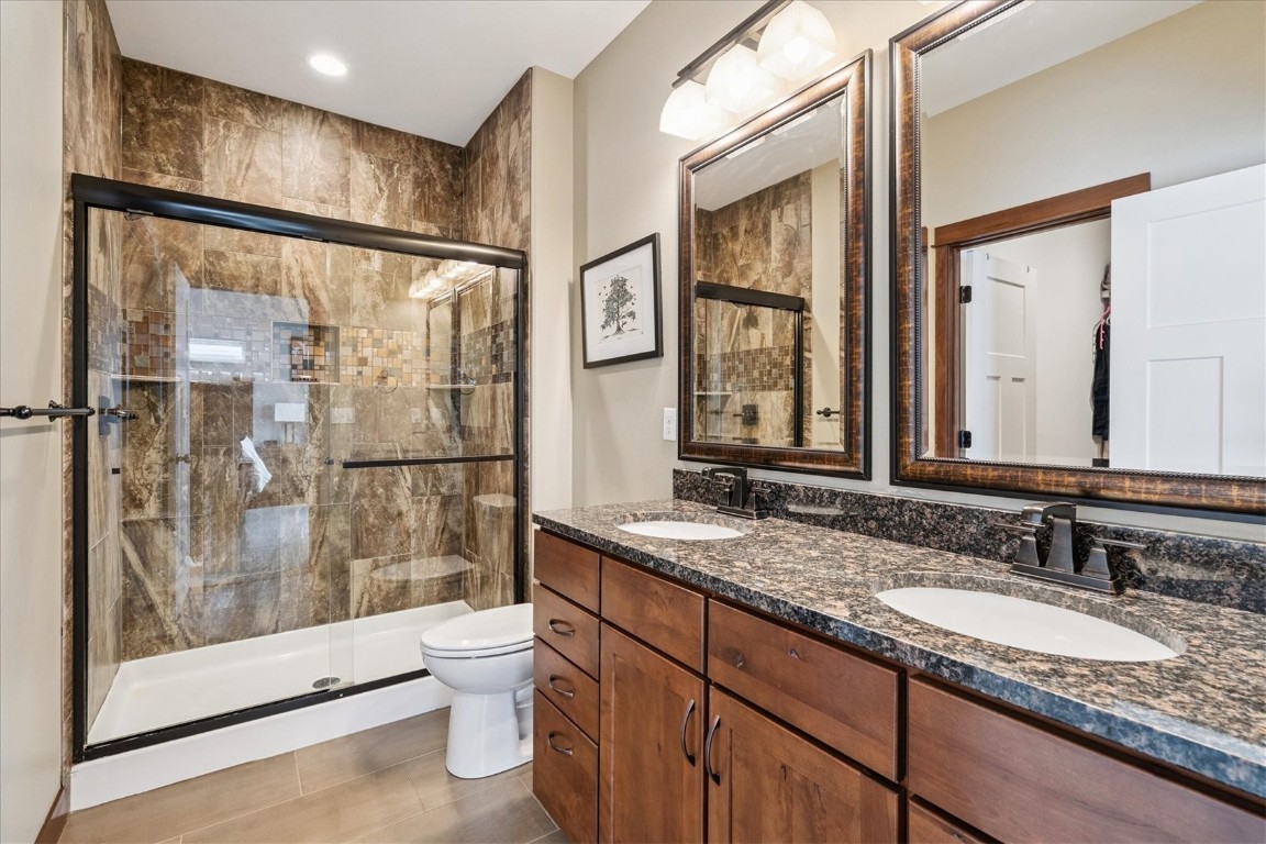 704 Cedar Bend Drive Solon IA 52333