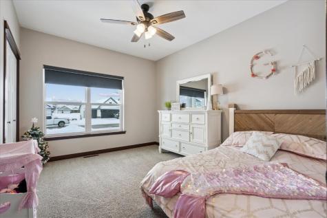 704 Cedar Bend Drive Solon IA 52333
