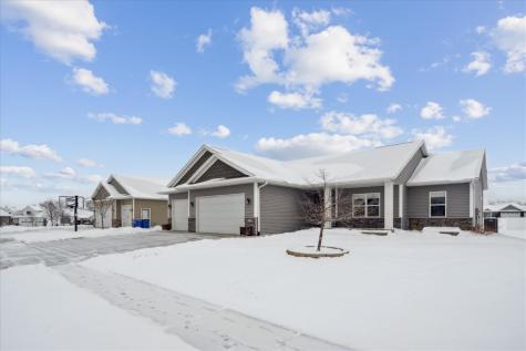 704 Cedar Bend Drive Solon IA 52333