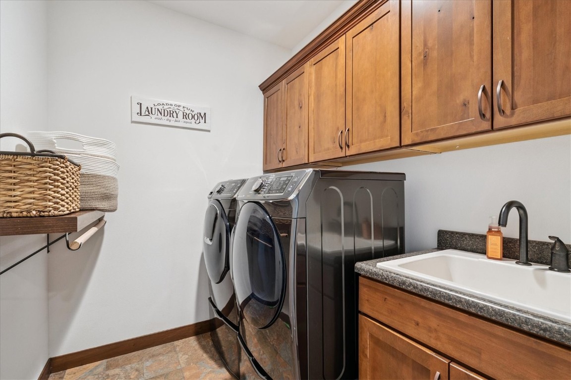 704 Cedar Bend Drive Solon IA 52333