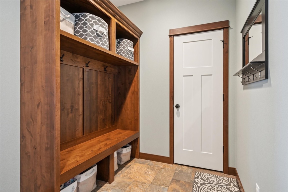 704 Cedar Bend Drive Solon IA 52333