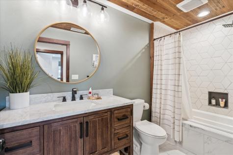 704 Cedar Bend Drive Solon IA 52333