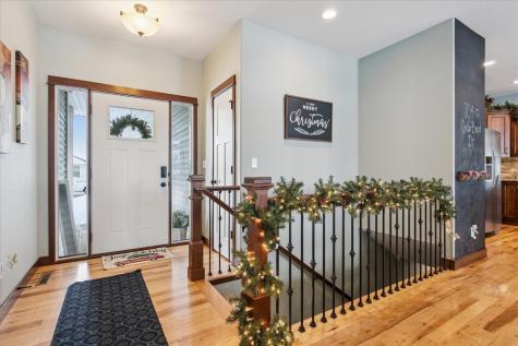 704 Cedar Bend Drive Solon IA 52333