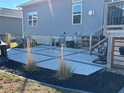 704 Cedar Bend Drive Solon IA 52333