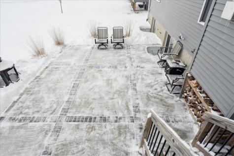 704 Cedar Bend Drive Solon IA 52333