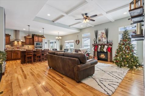 704 Cedar Bend Drive Solon IA 52333
