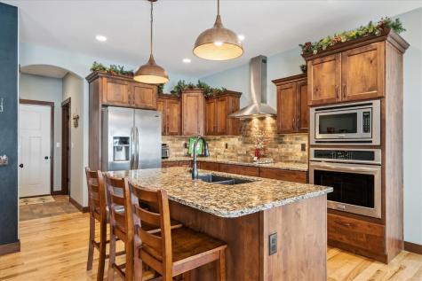 704 Cedar Bend Drive Solon IA 52333