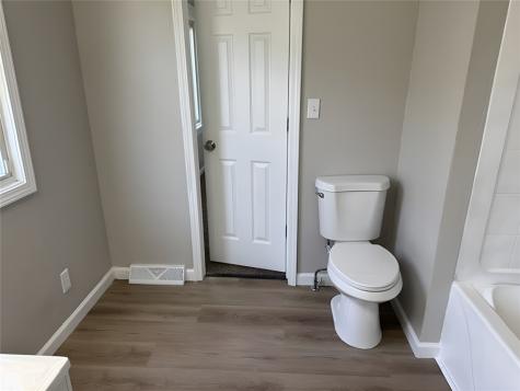 1822 Mount Vernon Road SE Cedar Rapids IA 52403