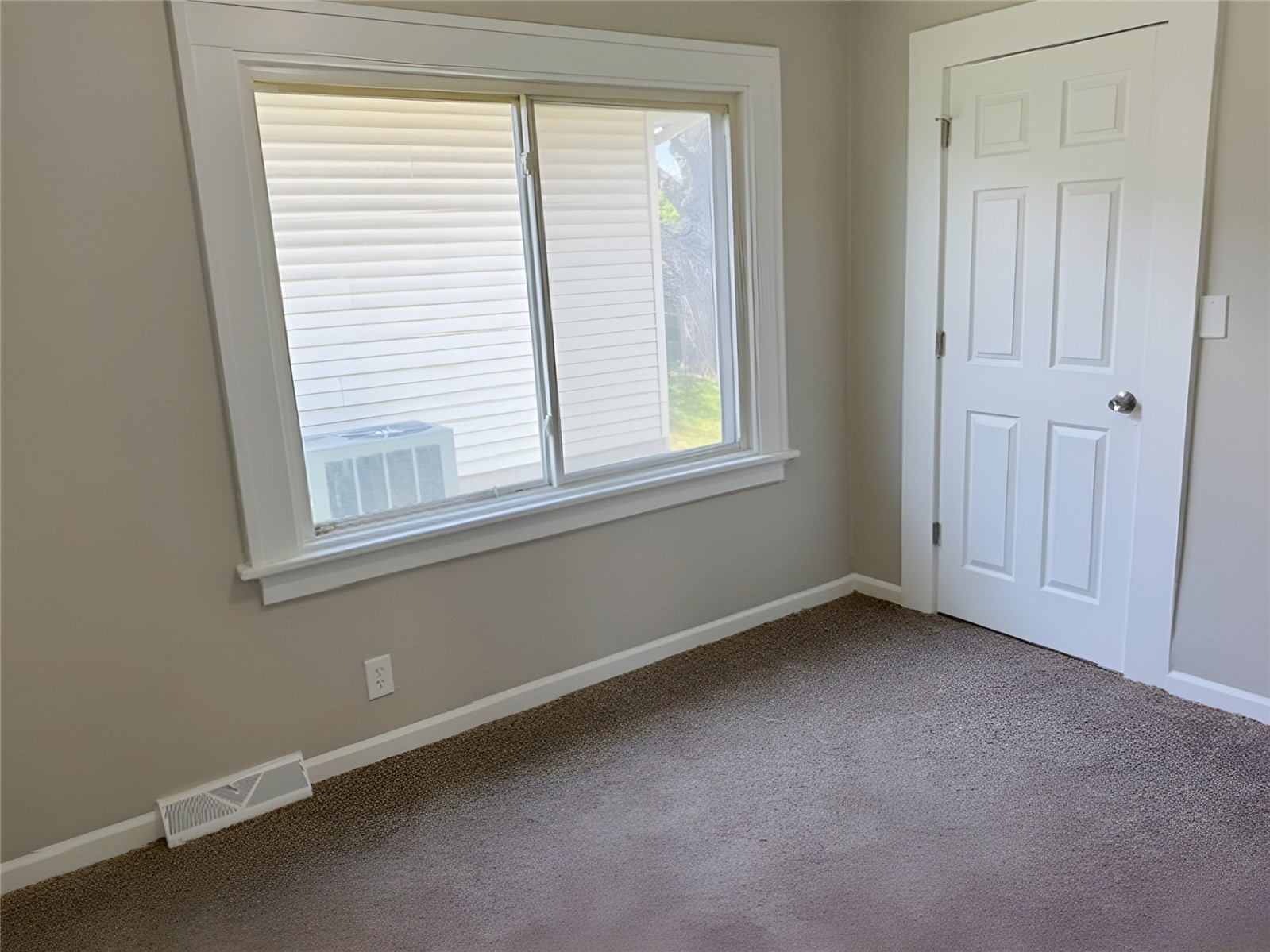1822 Mount Vernon Road SE Cedar Rapids IA 52403