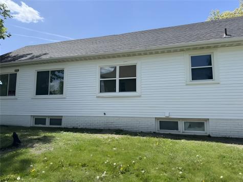 1822 Mount Vernon Road SE Cedar Rapids IA 52403