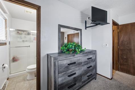 118 31st Street NW Cedar Rapids IA 52405