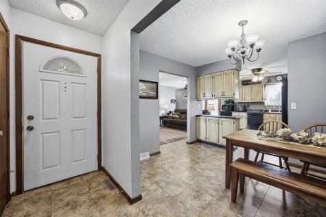 118 31st Street NW Cedar Rapids IA 52405