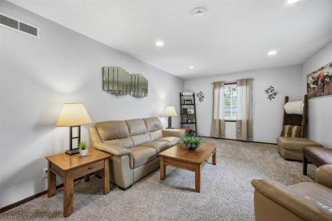 118 31st Street NW Cedar Rapids IA 52405